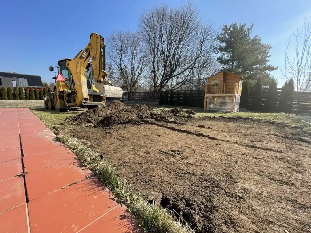 Ile ziemi na podniesienie terenu? Oblicz potrzebną ilość i uniknij błędów