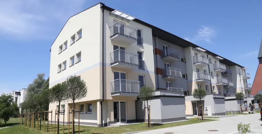 Ile trzeba zarabiać aby dostać mieszkanie komunalne w różnych miastach?