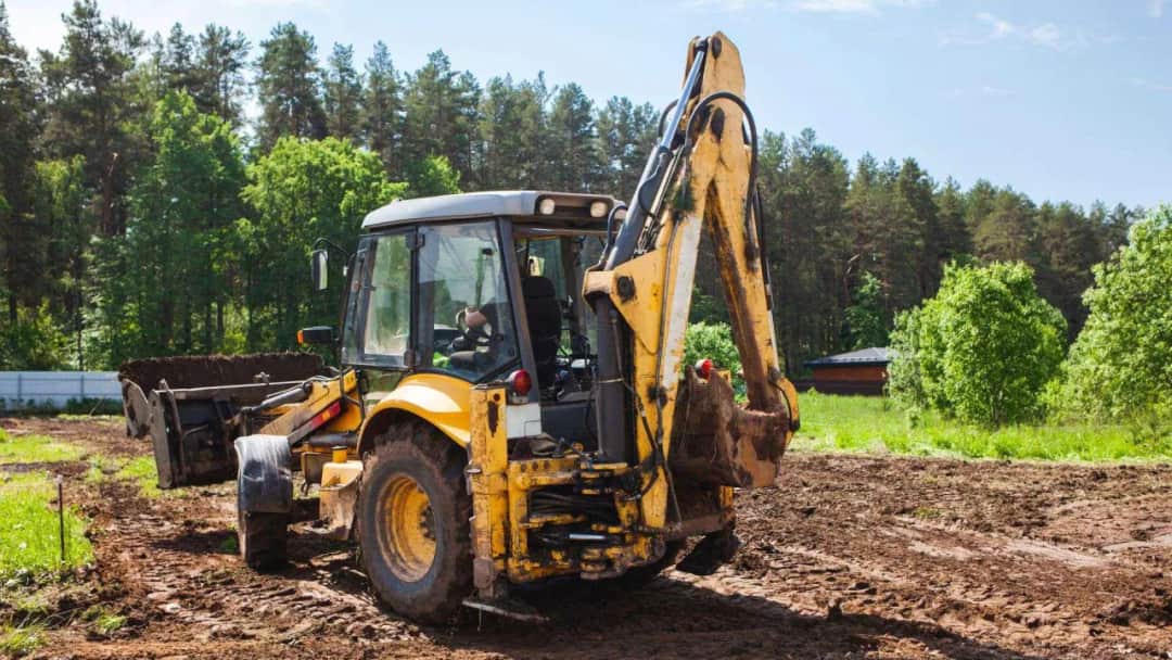 Jak wykarczować działkę: skuteczne metody i uniknięcie błędów