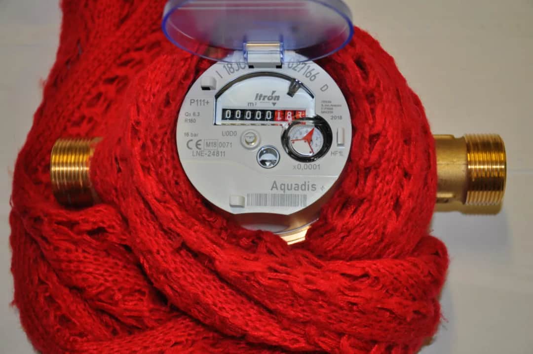 Jak zabezpieczyć wodomierz na działce przed uszkodzeniem i mrozem