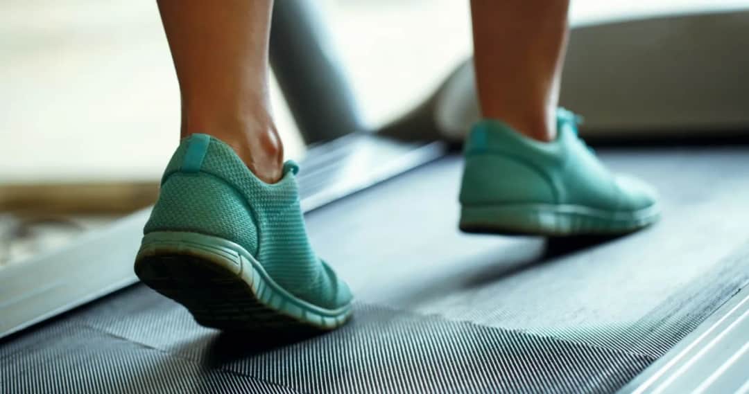 Bieganie na bieżni czy w terenie: co wybrać dla lepszych efektów? Bieganie na bieżni czy w terenie: co wybrać dla lepszych efektów?