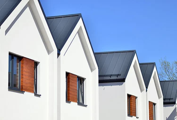 Mieszkania bezczynszowe czy warto? Odkryj zalety i wady tej decyzji